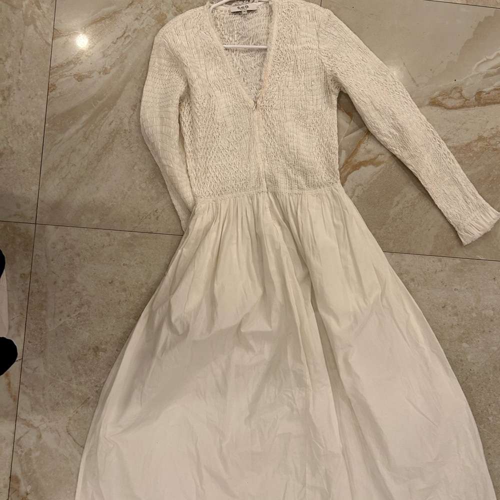Beautiful SEA New York dress size 4. I’m willing to negotiate so put in a bid